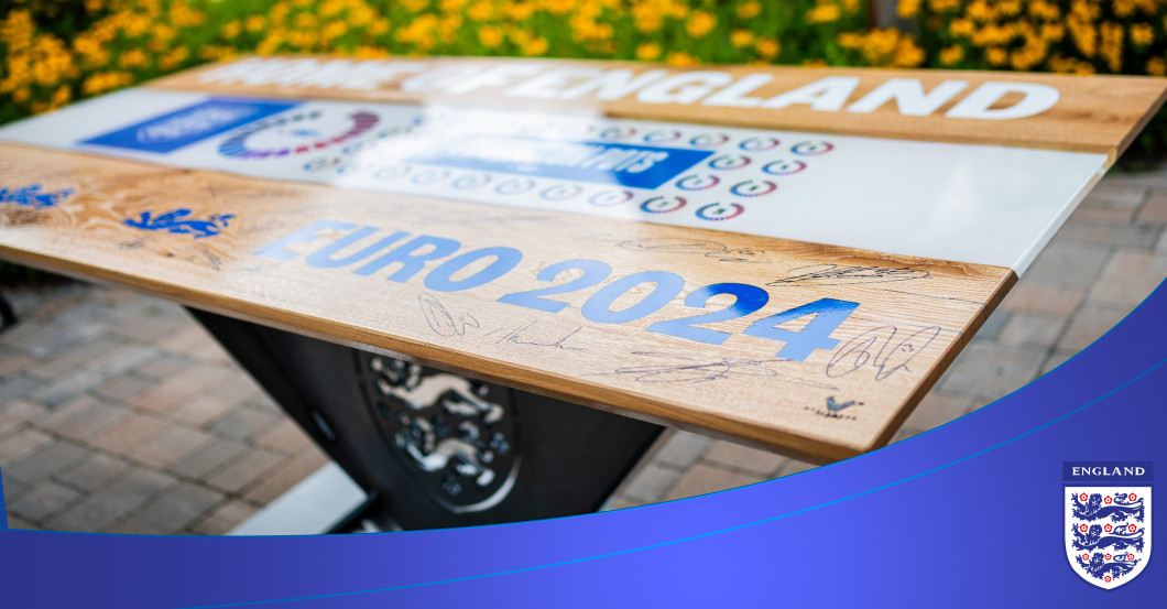 England Tisch   England Tisch