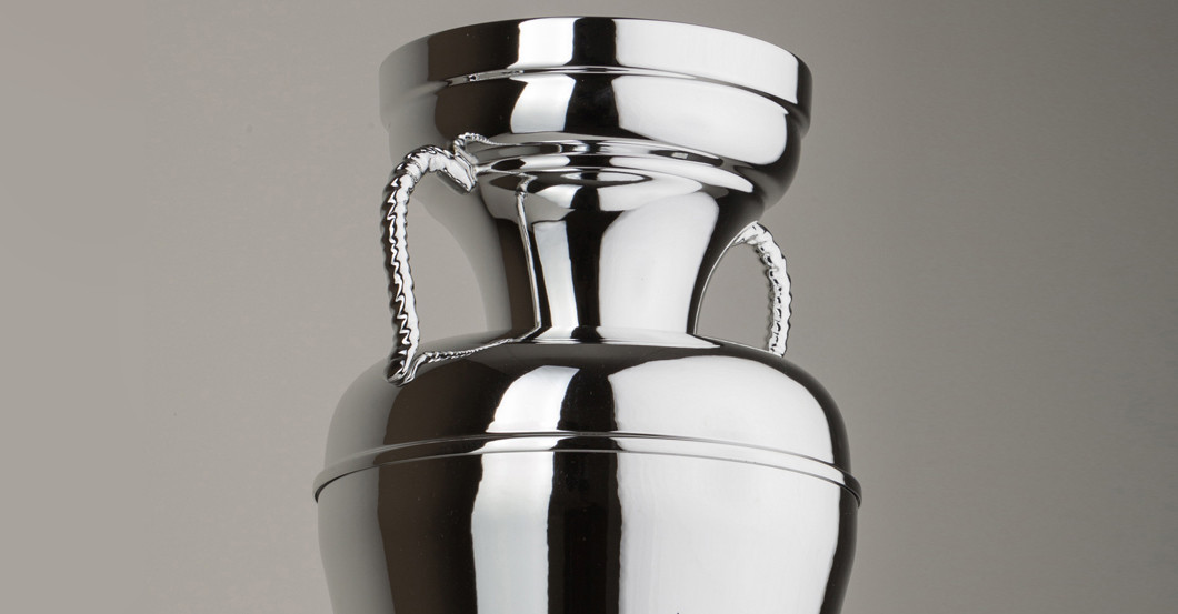 Euro Pokal signiert   Euro Pokal signiert