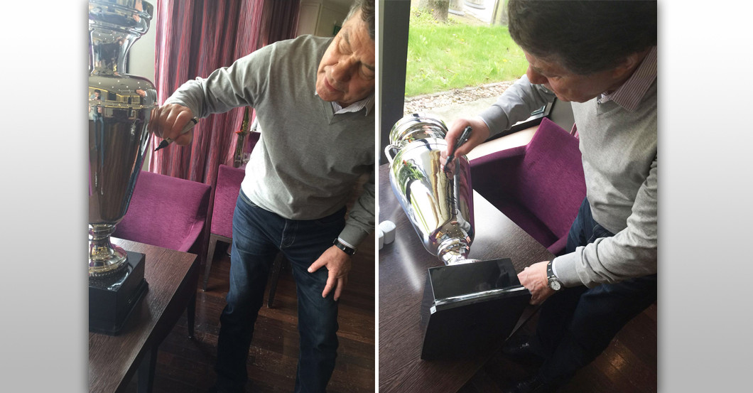 Euro Pokal signiert   Euro Pokal signiert