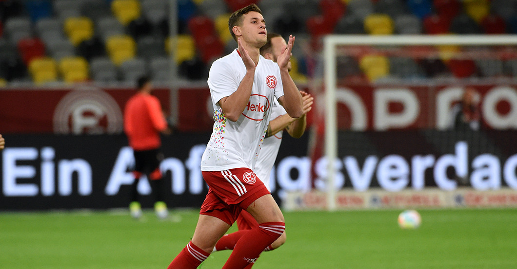 F95 Aufwärmtrikot 9   F95 Aufwärmtrikot 9