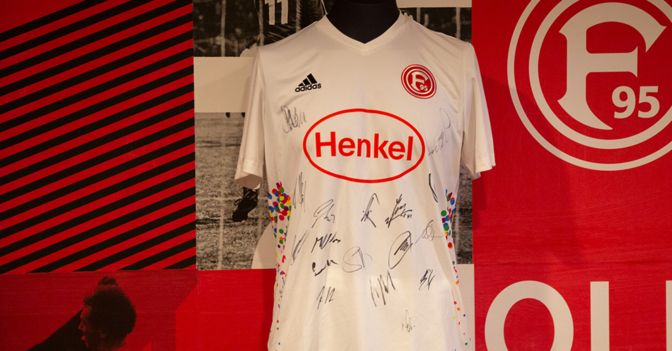 F95 Aufwärmtrikot 9   F95 Aufwärmtrikot 9