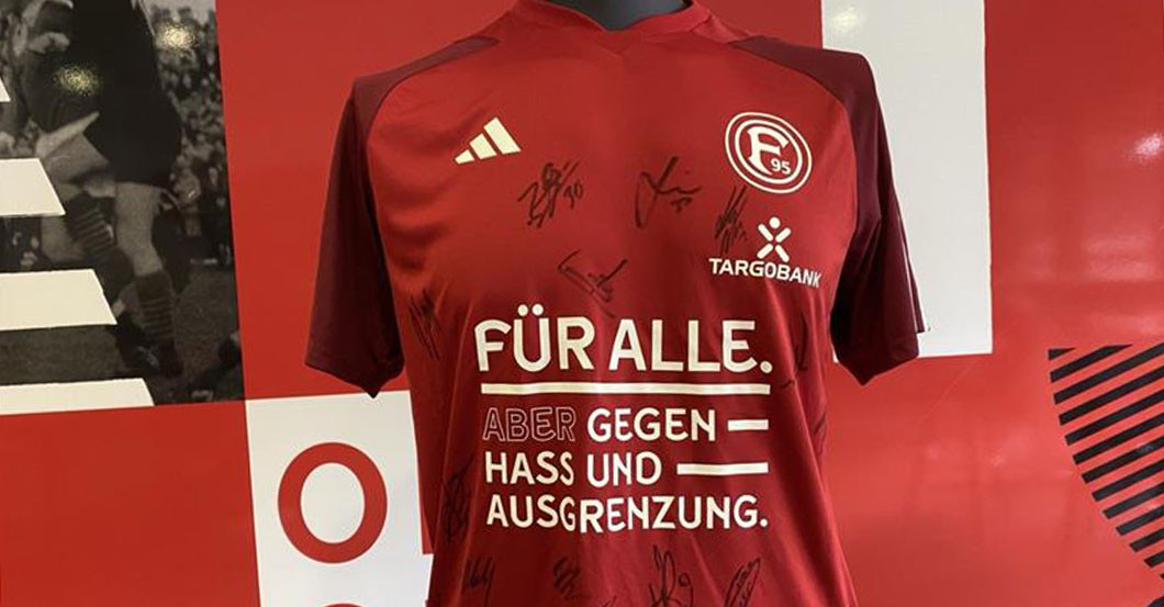  F95 NieWieder Shirt 16 
