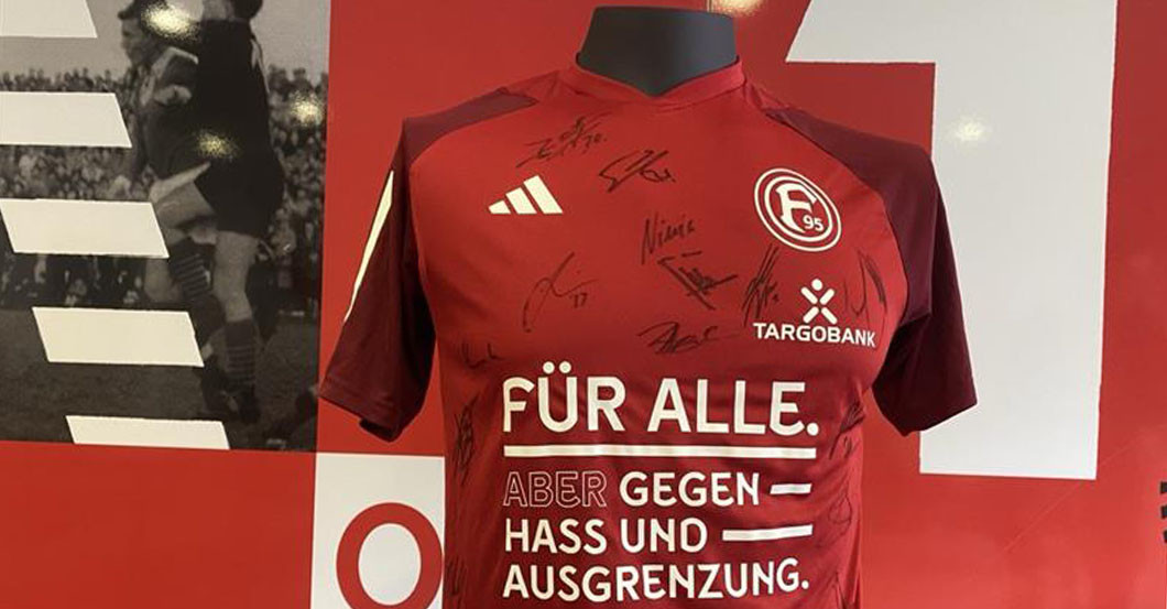  F95 NieWieder Shirt 18 