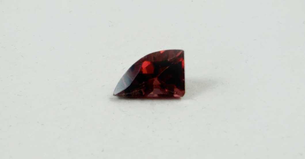  Fancy Cut Granat  