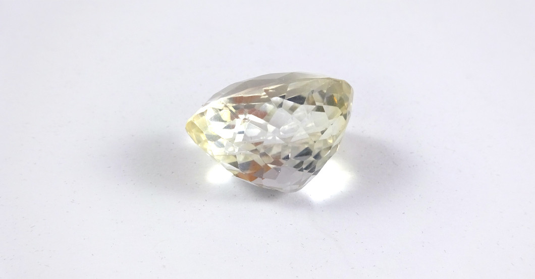 Fast weißer Citrin   Fast weißer Citrin