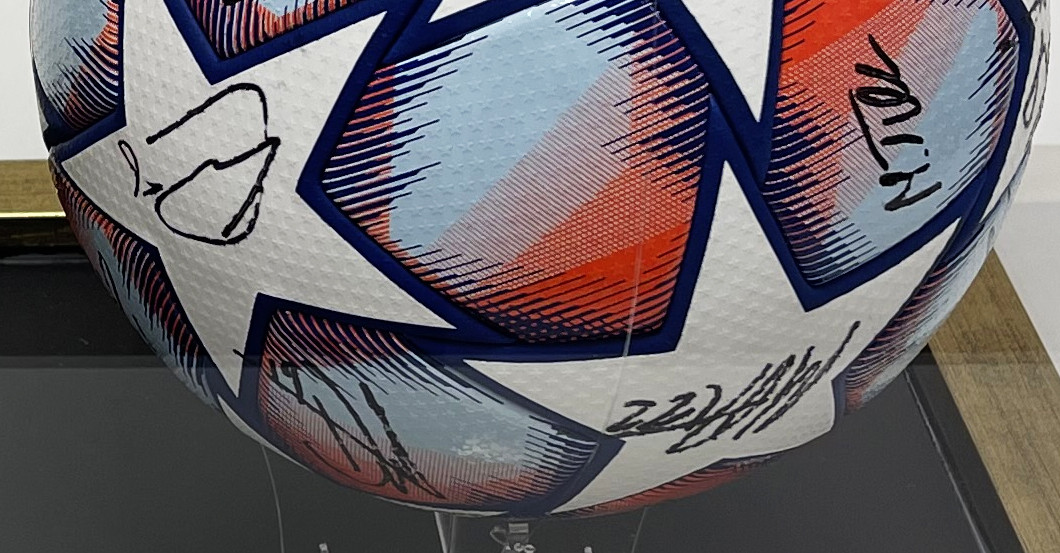 FC Bayern Bälle   FC Bayern Bälle