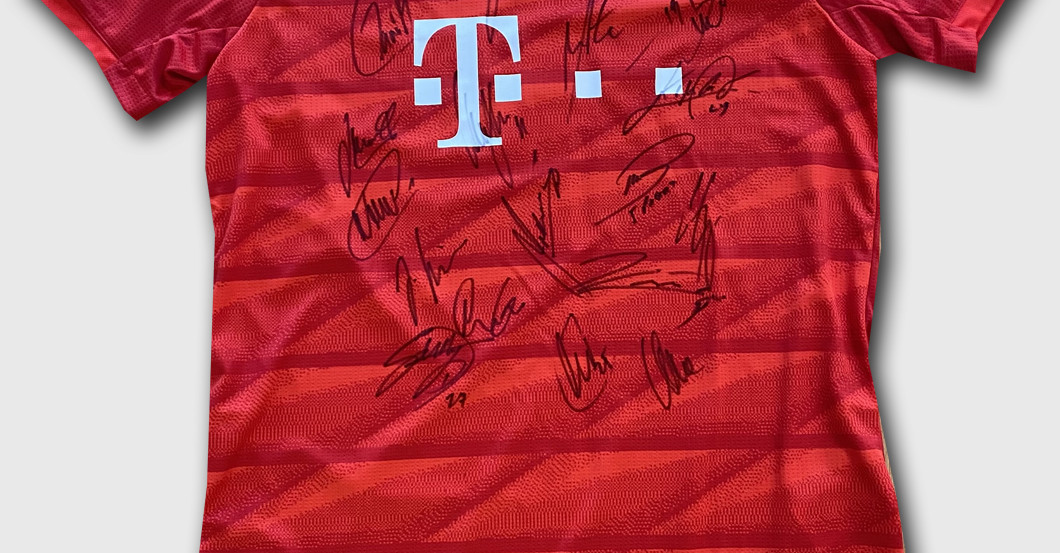 FC Bayern Spielertrikot   FC Bayern Spielertrikot