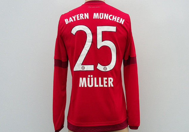 FC Bayern Trikot Müller   FC Bayern Trikot Müller