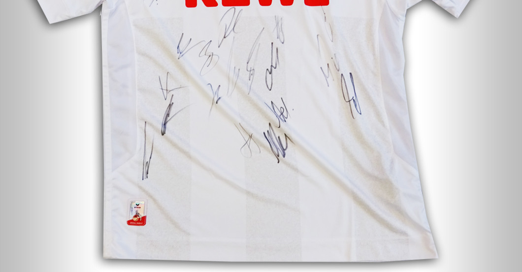  FC Trikot teamsigniert  