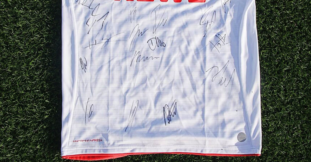  FC Trikot teamsigniert 