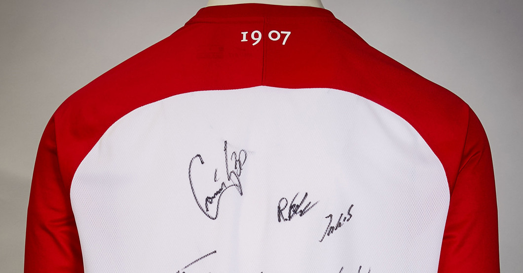 FCA Trikot signiert   FCA Trikot signiert