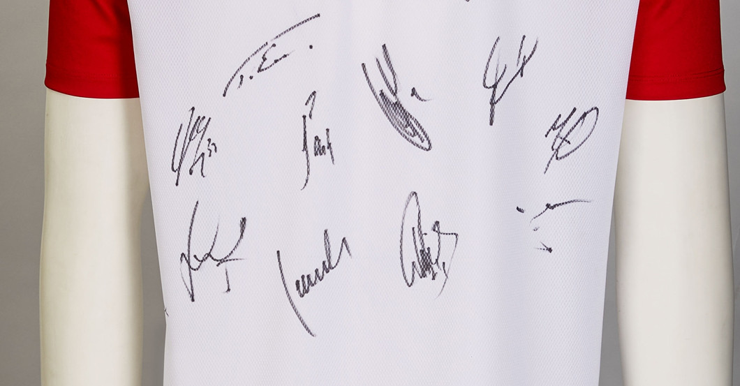 FCA Trikot signiert   FCA Trikot signiert