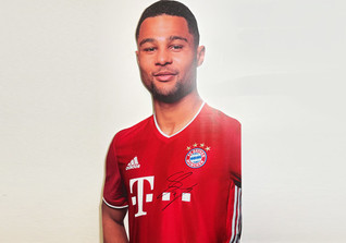  FCB Aufsteller Gnabry 