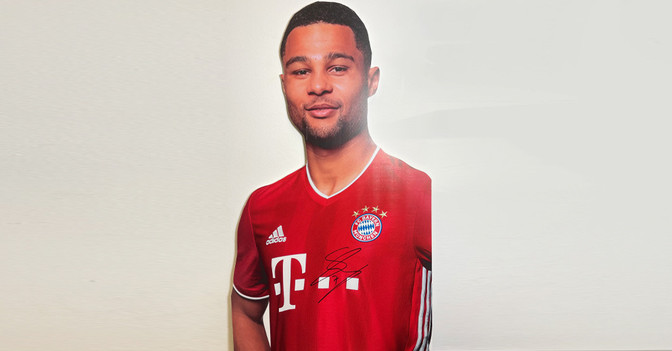FCB Aufsteller Gnabry   FCB Aufsteller Gnabry