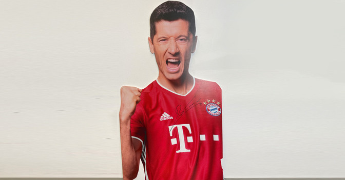 FCB Aufsteller Lewa   FCB Aufsteller Lewa