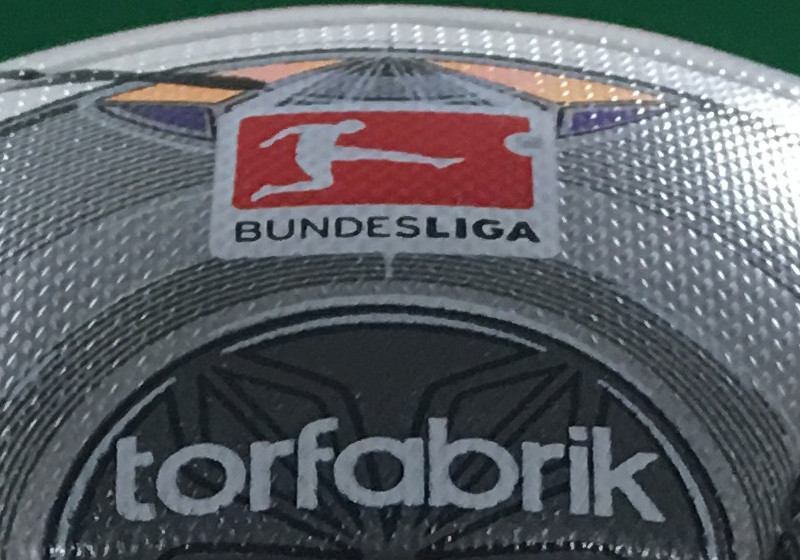  FCB-Spielball signiert 