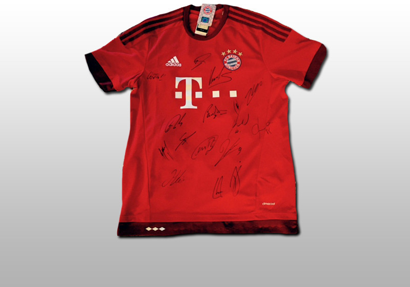  FCB Trikot teamsigniert 