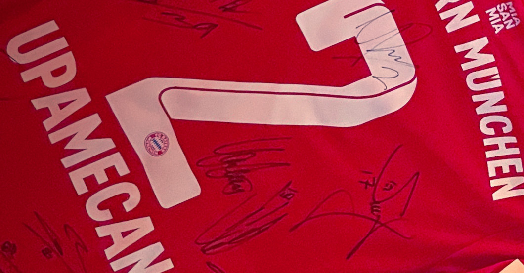  FCB Trikot Upamecano 