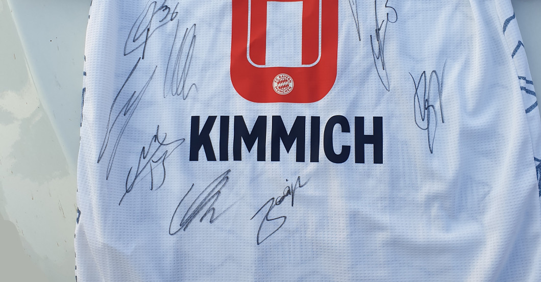  FCB Trikots Kimmich Sane 