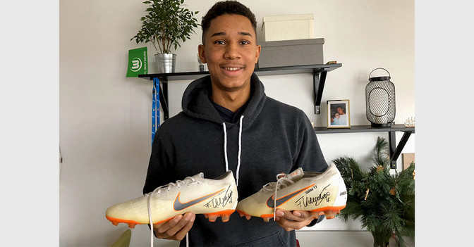 Felix Uduokhai Schuhe   Felix Uduokhai Schuhe