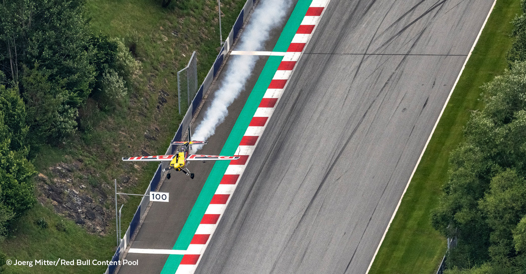 Flug mit Flying Bulls    Flug mit Flying Bulls