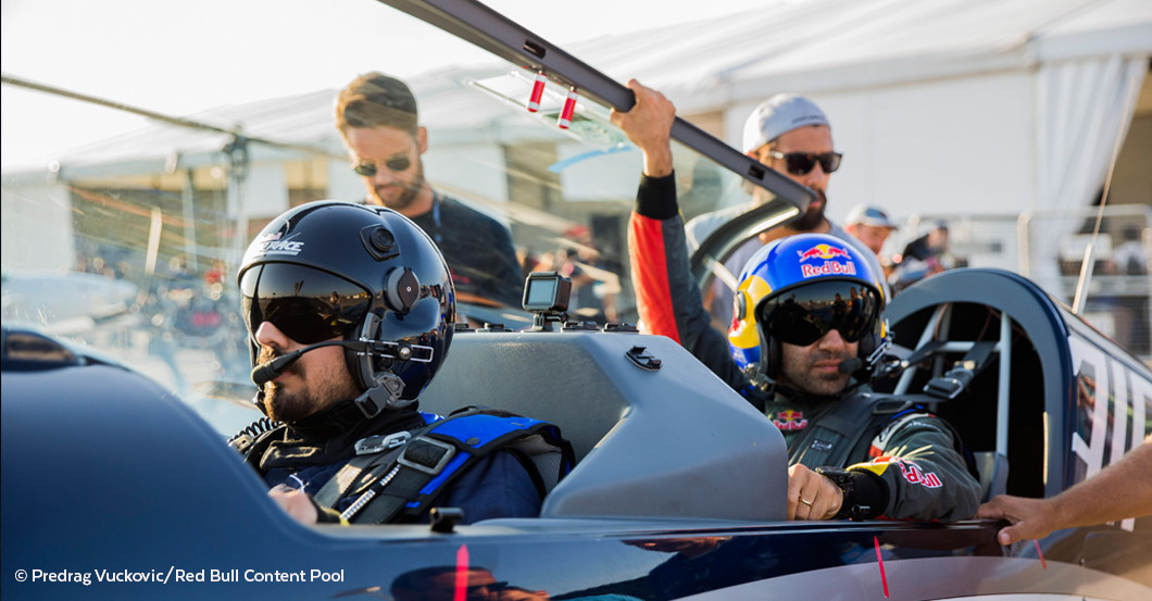 Flug mit Flying Bulls    Flug mit Flying Bulls