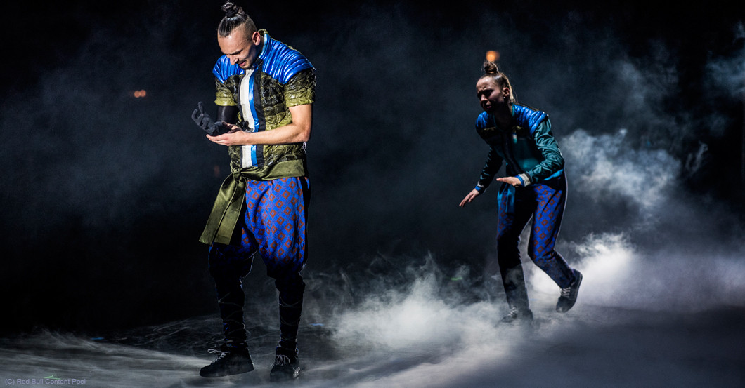  Flying Illusion Show 