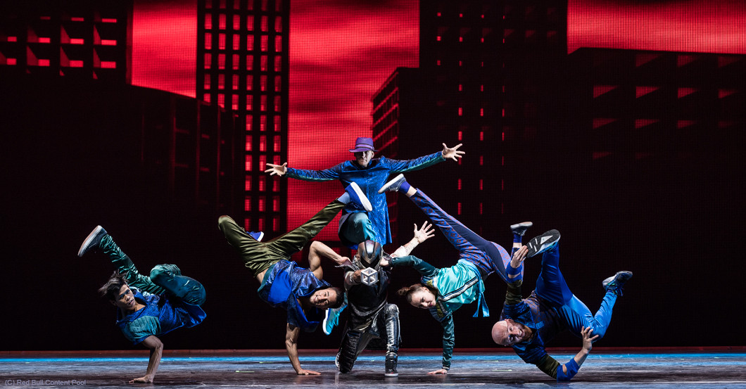  Flying Illusion Show 