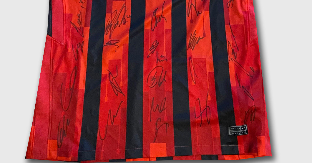  Frankfurt signiert Trikot 