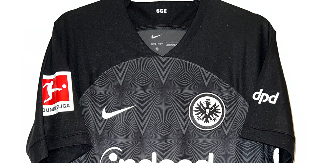 Frankfurt Trikot auswärts   Frankfurt Trikot auswärts