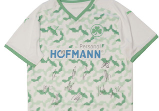  Fürth Trikot teamsigniert 