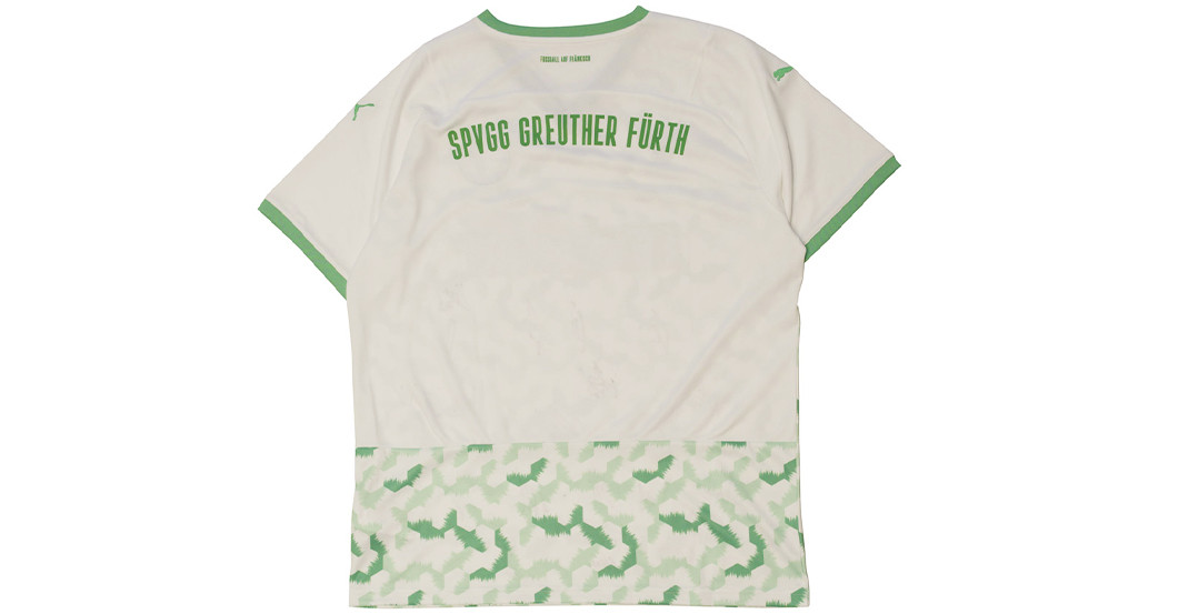  Fürth Trikot teamsigniert 