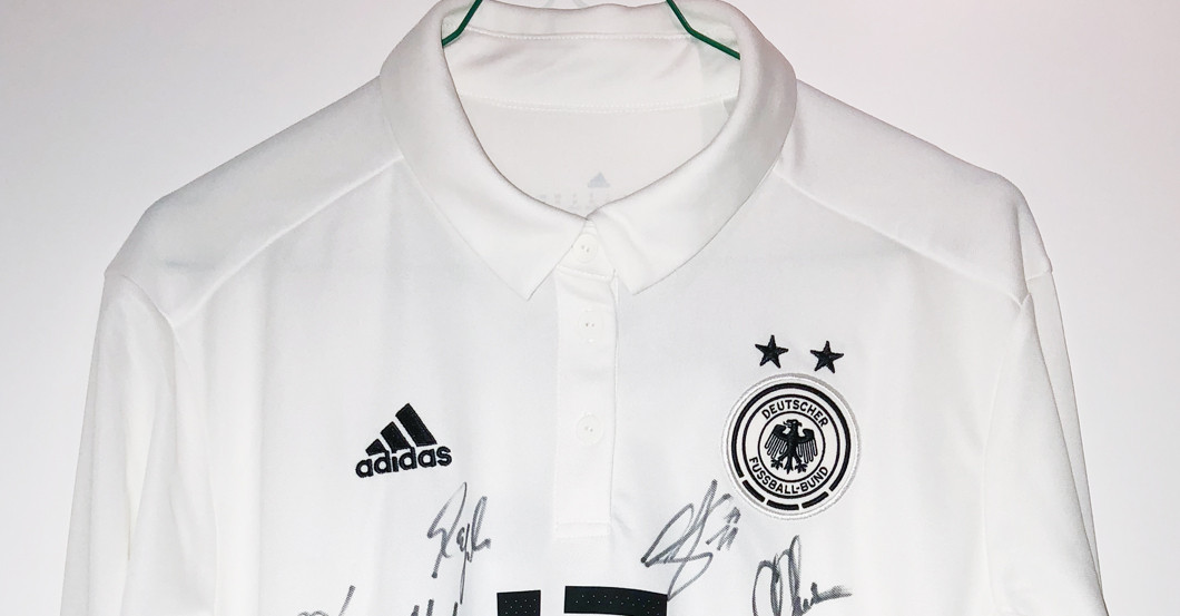 Fußball Frauen Trikot   Fußball Frauen Trikot