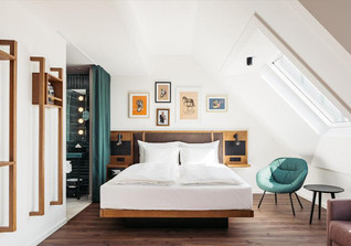  GF Hotel und Karikatur 