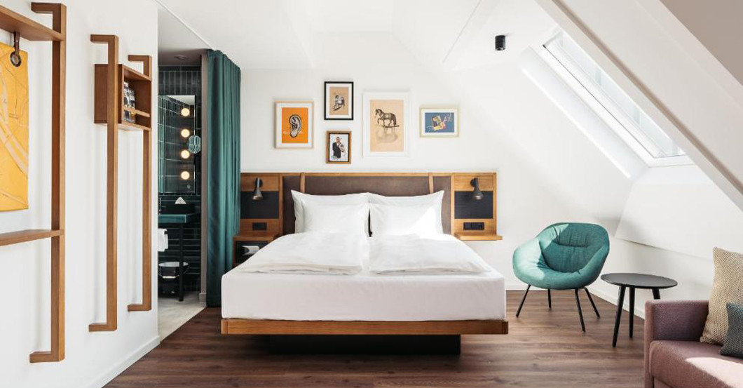 GF Karikatur und Hotel   GF Karikatur und Hotel