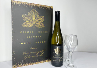  GF Wein und Weingläser 