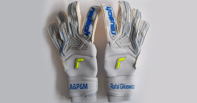  Gikiewicz Handschuhe 