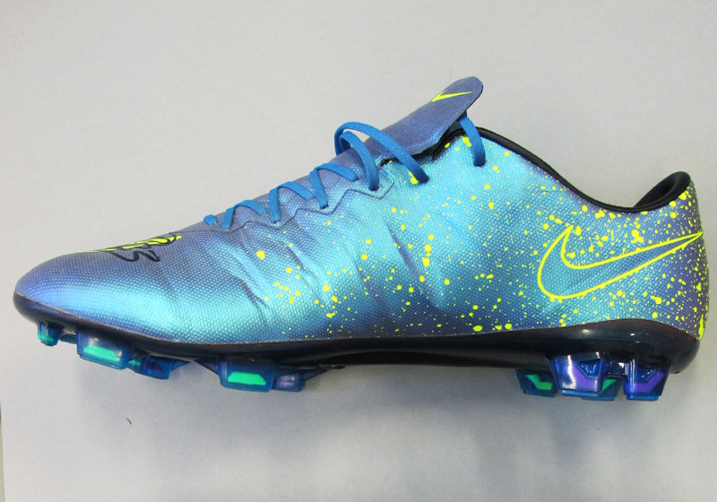  Ginczek Wir helfen Trikot 