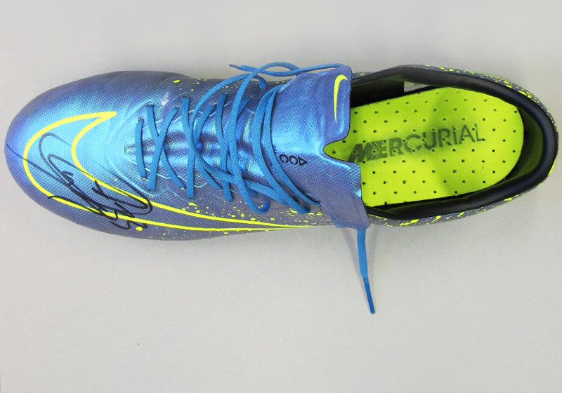  Ginczek Wir helfen Trikot 