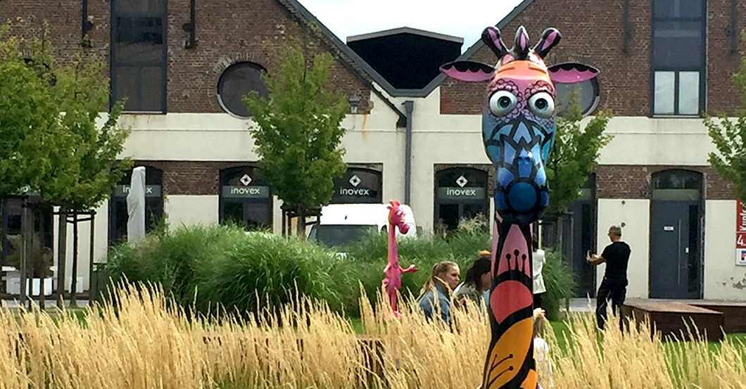 Giraffe Flower Power   Giraffe Flower Power