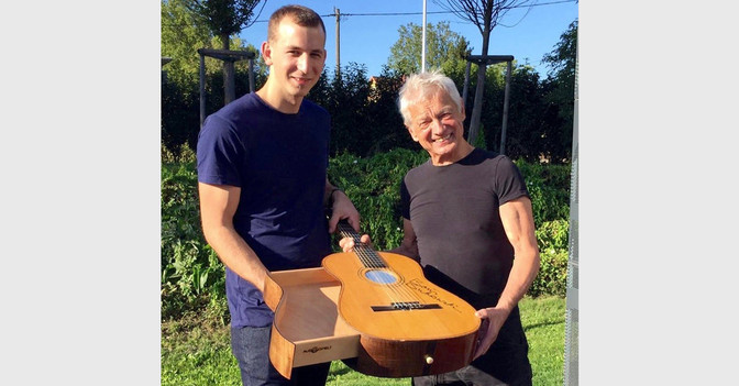 Gitarre Ausgespielt   Gitarre Ausgespielt