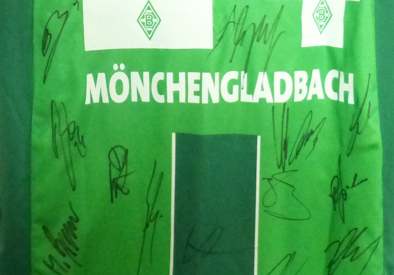  Gladbach Trikot signiert 