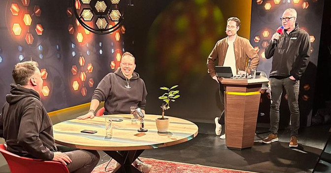 Glanzparade Tisch   Glanzparade Tisch