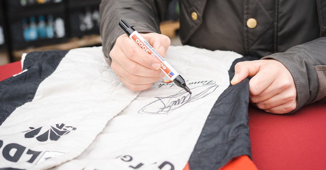  Glock Rennanzug Marussia 