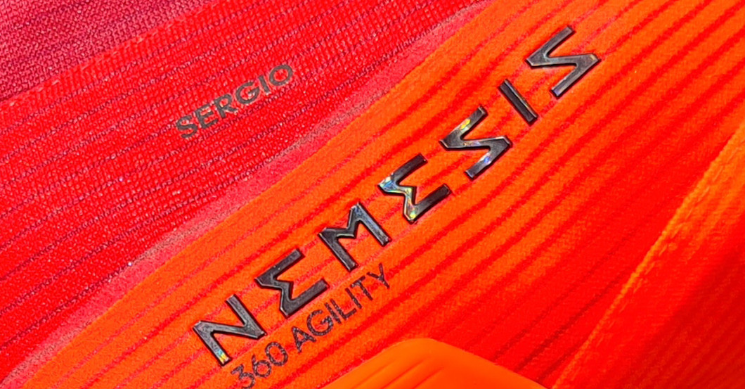  Gnabry signierte Schuhe 