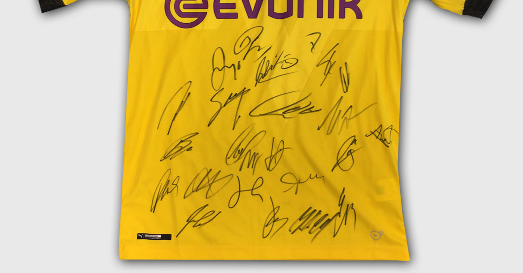  Götze Trikot teamsigniert 