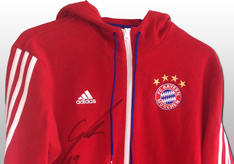  Götzes roter FCB-Hoodie 