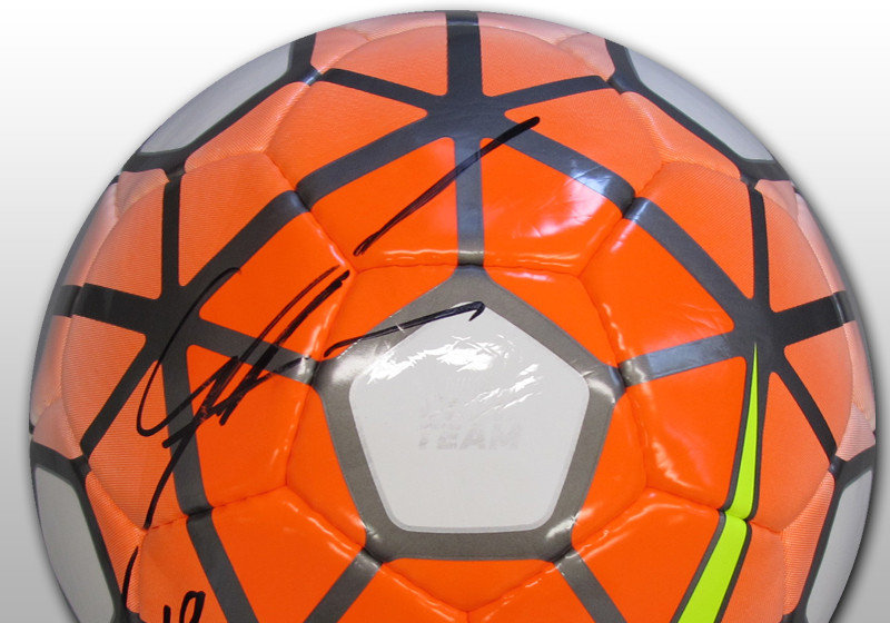  Götzes signierter Ball 