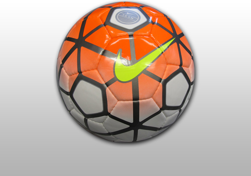  Götzes signierter Ball 