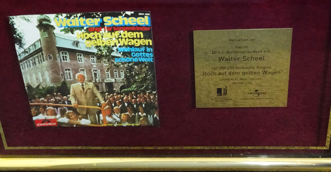  Gold Award Walter Scheel 